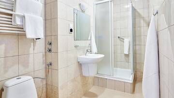 Фото номера Стандартный двухместный номер с 2 отдельными кроватями Отель Jantar Hotel &amp; SPA by Zdrojowa г. Колобжег 5