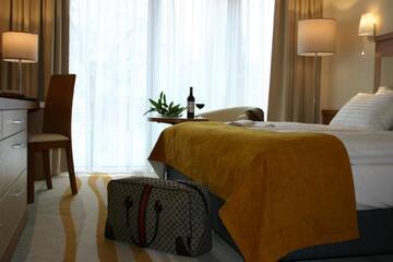 Фото номера Двухместный номер с 2 отдельными кроватями - Набережная Отель Hotel Hanseatic - Adults Only г. Колобжег 2
