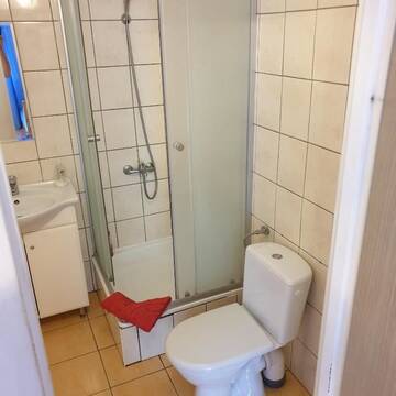 Фото номера Трехместный номер с собственной ванной комнатой Хостелы Hostel Kolobrzeg г. Колобжег 8