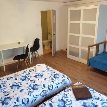 Фото номера Трехместный номер с собственной ванной комнатой Хостелы Hostel Kolobrzeg г. Колобжег 6