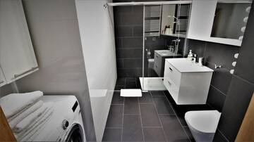 Фото номера Three-Bedroom Apartment (1 - 10 Adults) Апартаменты Apartament Superior Olympic Park z 3 Sypialniami г. Колобжег 143